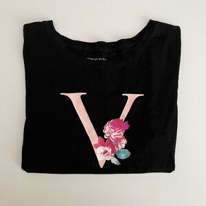 Victoria's Secret Black Rose V Neck‎ T-Shirt, VS V Neck Shirts, Black VS Tops Q3